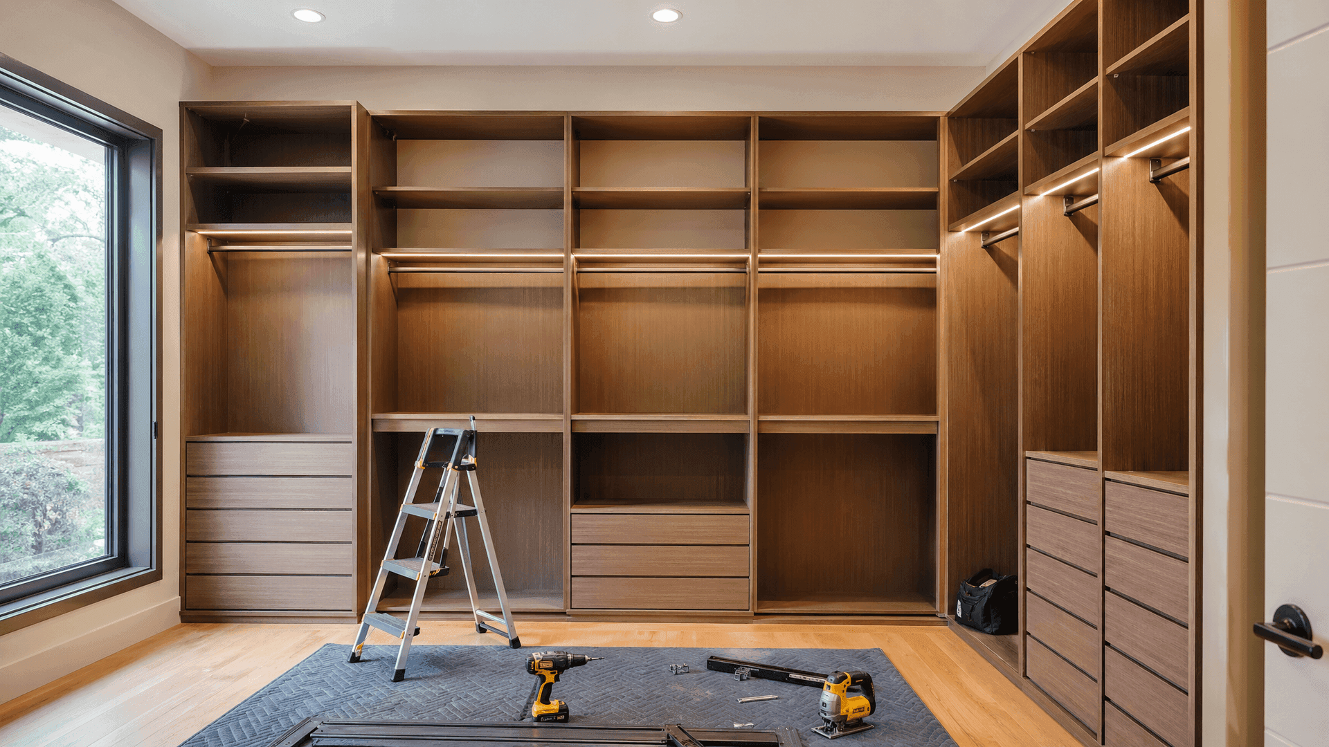 Installer using a level on a shelf